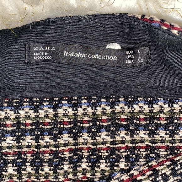 ZARA Tweed Mini Skirt with Frayed Bottom - Picture 7 of 9